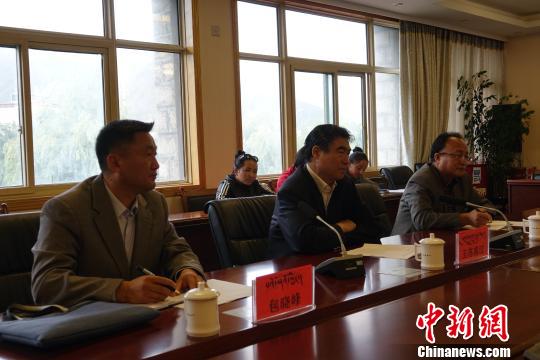 西北民族大学党委常委、副校长玉苏甫江但愿“西藏培训中心”能成为接洽西藏全区的一个纽带 孙翔 摄