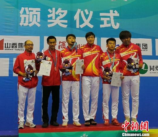 华裔运动员中国青运会首摘奖牌