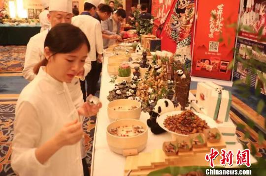 中国侨网图为“中华川菜·世界品味”招待会活动现场。　张浪　摄