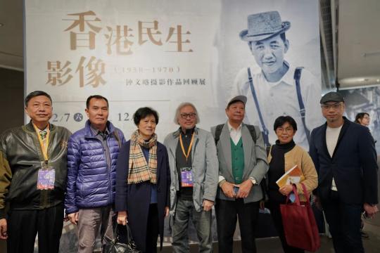 中国侨网“香港民生摄影（1950-1970）钟文略摄影作品回顾展”在江门举行　受访者提供　摄