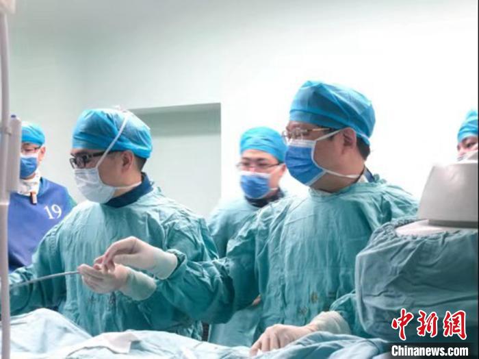 湖南一医院成功为一例患者植入胶囊无导线起搏器