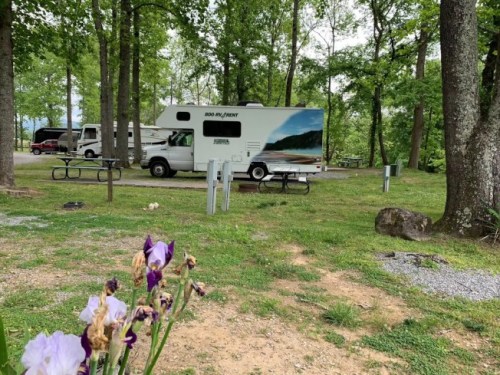露营车旅行正流行，营地里有许多同好。(美国《世界日报》/孙女士 供图)