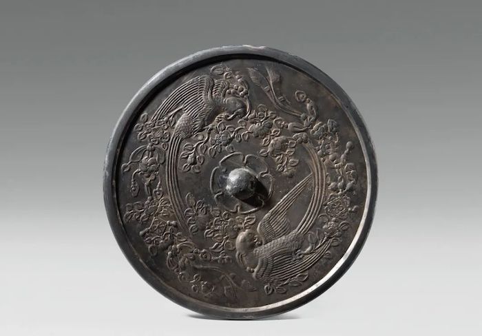 唐·鹦鹉衔枝绶带纹铜镜 上海青浦青龙镇出土 上海博物馆藏