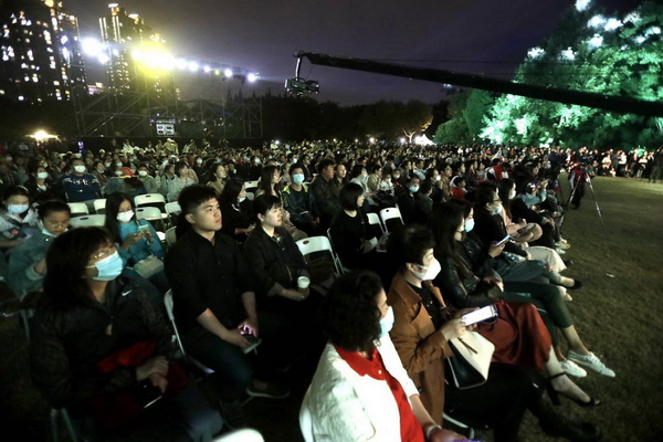 10月7日，在中山公园肖邦音乐广场、肖邦纪念雕像旁，音乐节拉开了大幕。