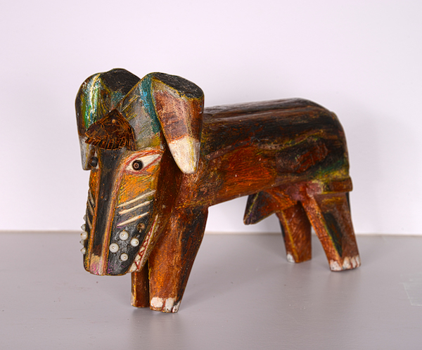 丁立人作品，《狗》，木雕，1994