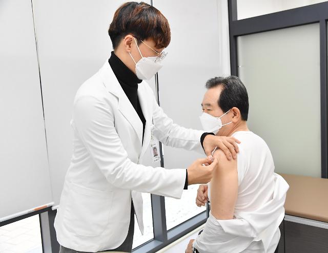 韩国总理丁世均接种流感疫苗（韩联社）