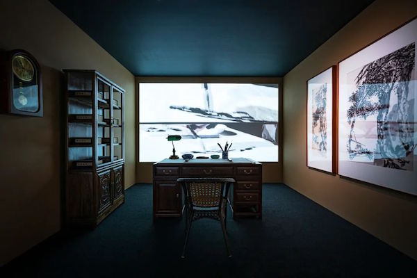 “笔•墨”展览现场，视频展示潘公凯对前人笔墨的临摹
