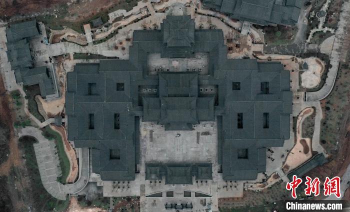 书院建筑设计为“天人感应轴线”，左右对称。　王昊阳 摄