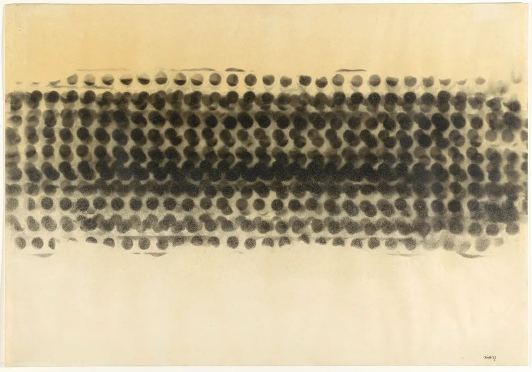 奥托·皮纳，《未命名（烟画）》，1959；纸上烟灰