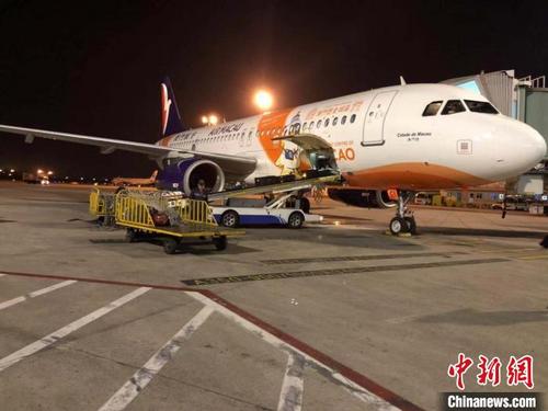 中国侨网澳门航空航班抵达青岛流亭机场。（资料图）澳门航空提供