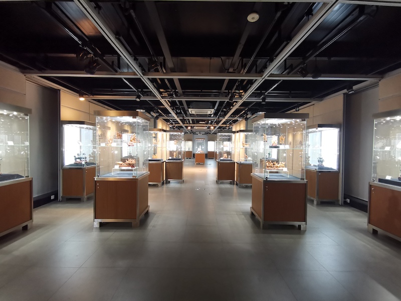 展厅全景 图源：上海工艺美术博物馆