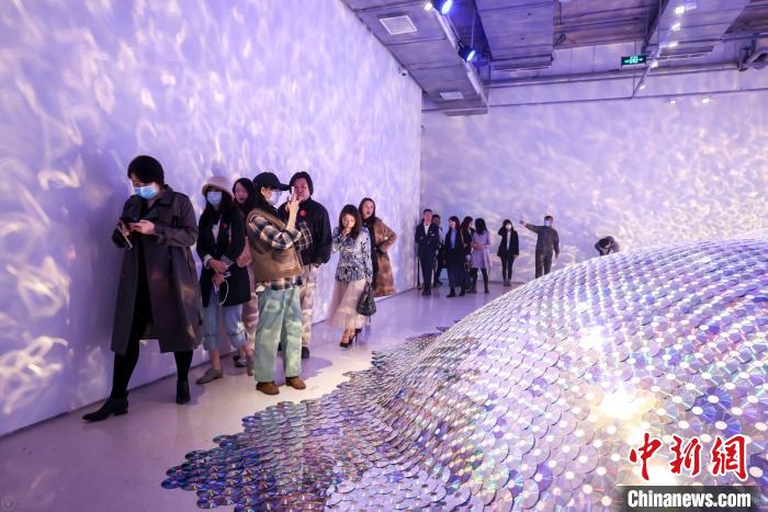 《WAVELENGTH：此时此刻》艺术展览从3月27日起至6月14日在北京时代美术馆举行。北京时代美术馆供图