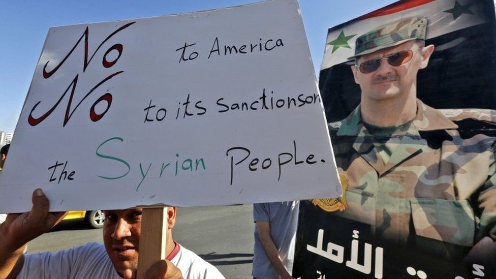 叙利亚民众抗议美国制裁。