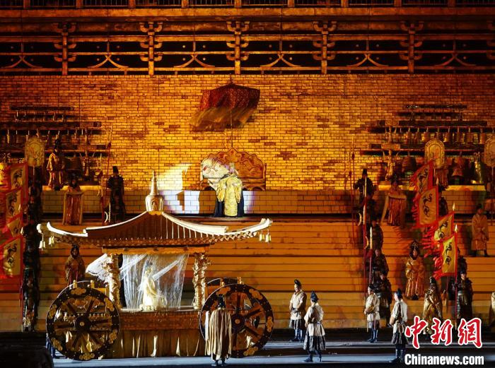 4月10日晚，《文成公主》藏文化大型史诗剧第九季在拉萨开演。　冉文娟 摄