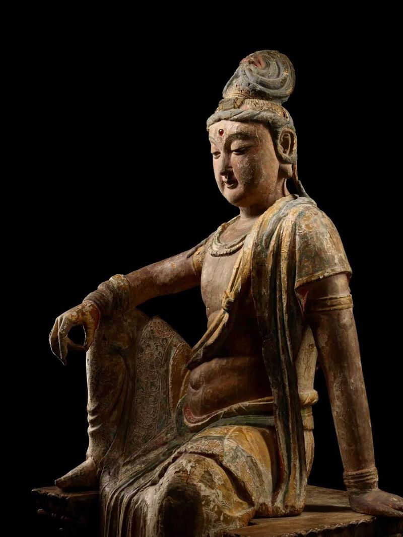 宋 木雕加彩观世音菩萨坐像，成交价 4572.8万港元。