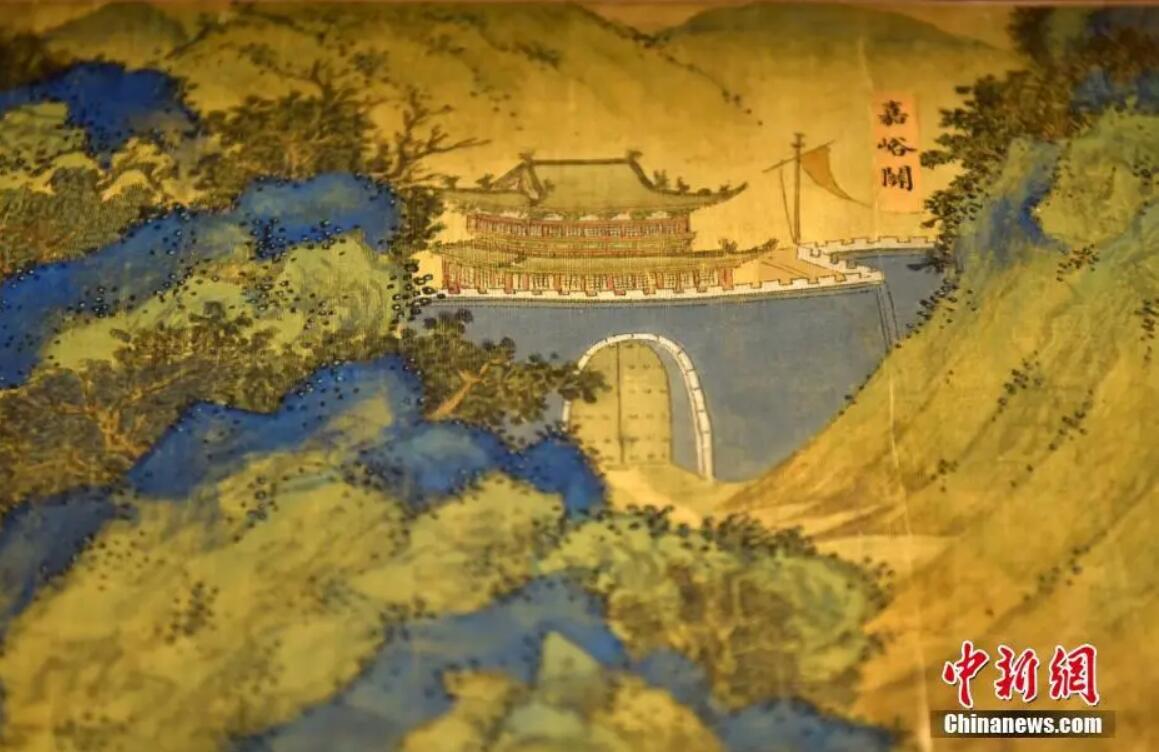 资料图:2018年12月6日,“丝路山水地图展”在香港科学馆开幕。《丝路山水地图》一度流落海外,香港企业家许荣茂购得该地图后捐赠予故宫博物院。图为《丝路山水地图》局部:嘉峪关。<a target='_blank' data-cke-saved-href='http://www.chinanews.com/' href='http://www.chinanews.com/'>中新社</a>记者 张炜 摄 资料图:2018年12月6日,“丝路山水地图展”在香港科学馆开幕。《丝路山水地图》一度流落海外,香港企业家许荣茂购得该地图后捐赠予故宫博物院。图为《丝路山水地图》局部:嘉峪关。<a target='_blank' data-cke-saved-href='http://www.chinanews.com/' href='http://www.chinanews.com/'>中新社</a>记者 张炜 摄