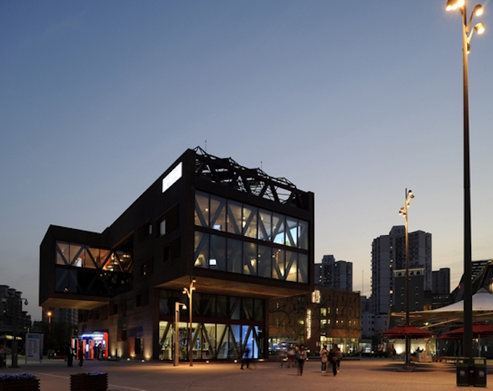 世博会“汉堡之家”是展示节能建筑与城市可持续发展的优秀案例。