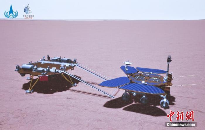 “祝融号”火星车驶上火星表面模拟图像。来源：国家航天局