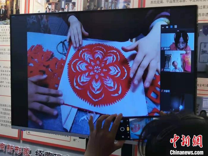剪纸作品。 杨杰英 摄 剪纸作品。 杨杰英 摄