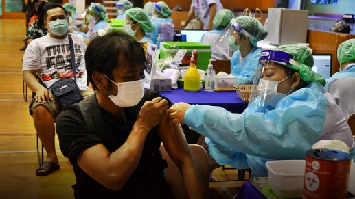 世界银行：新冠肺炎疫情蔓延和疫苗接种滞后“拖累”泰国经济复苏