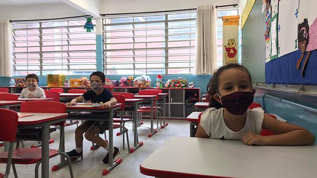 新学期伊始巴西学校逐步恢复面对面线下授课
