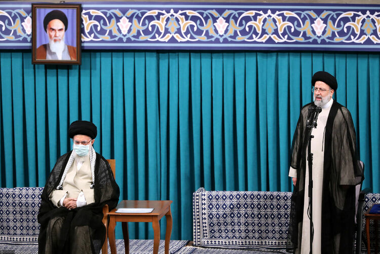 伊朗最高领袖哈梅内伊正式批准易卜拉欣·莱希为新任总统