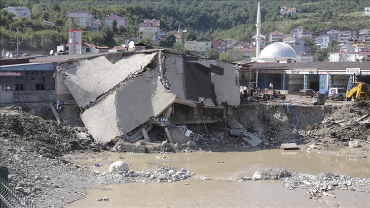 土耳其黑海地区洪灾已致82人遇难