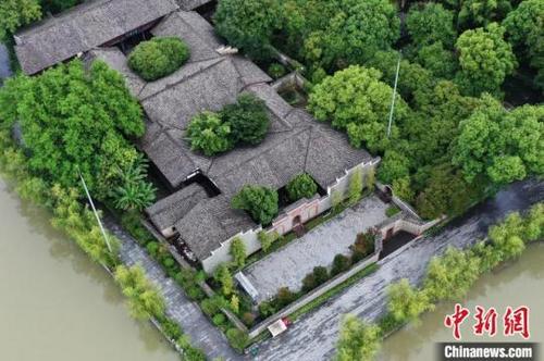 中国侨网8月27日，航拍位于江西省南昌市青云谱区的八大山人纪念馆。刘占昆摄