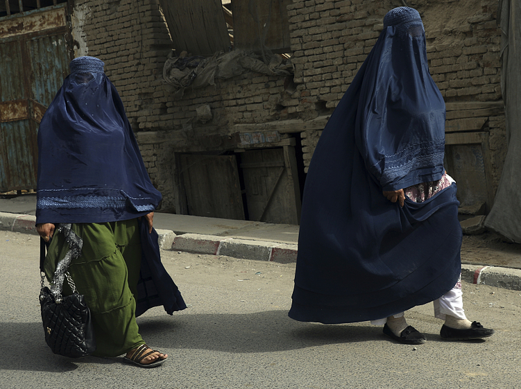 外媒：在阿英国特种部队为躲塔利班假扮女性 穿罩袍蒙混过关