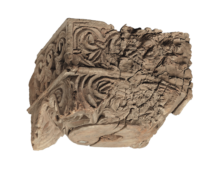 图3 高昌故城β遗址出土柱头（III 5016）© 柏林亚洲艺术博物馆 利佩（Jürgen Liepe）。