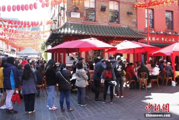 资料图:伦敦唐人街。<a target='_blank' data-cke-saved-href='http://www.chinanews.com/' href='http://www.chinanews.com/'>中新社</a>记者 张平 摄 点击进入下一页