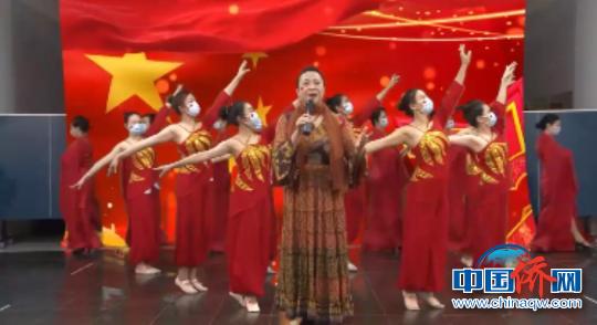 图为歌舞《我爱你中国》。 莫成雄 摄 图为歌舞《我爱你中国》。 莫成雄 摄