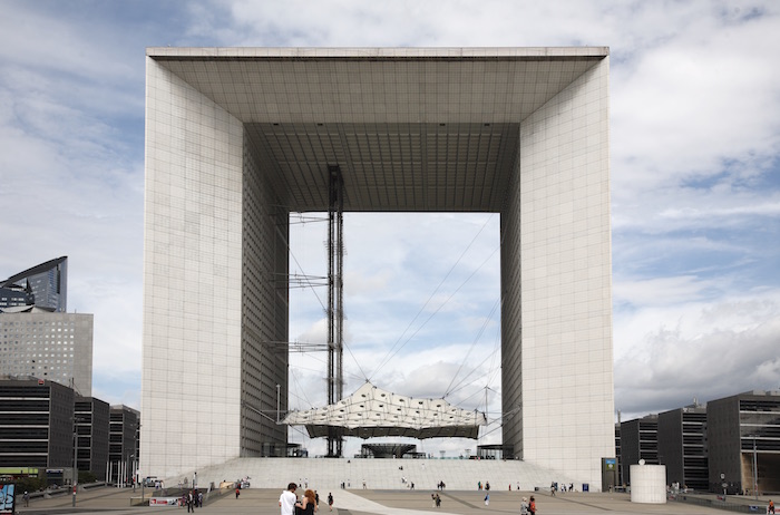 约翰·奥托·冯·斯普雷克尔森、保罗·安德鲁以及彼得·赖斯，拉德芳斯大拱门，皮托，1982－1989年；巴黎，蓬皮杜中心，法国国家现代艺术博物馆－工业设计中心.