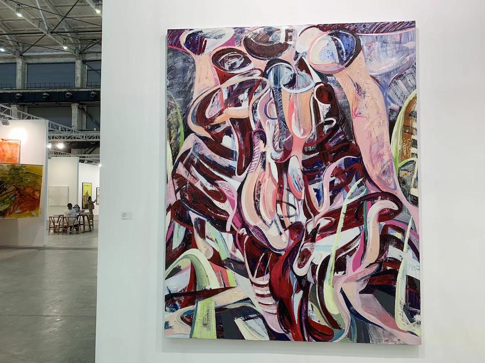 西岸博览会，空白空间展位展出了1993年出生的艺术家张子飘的作品。