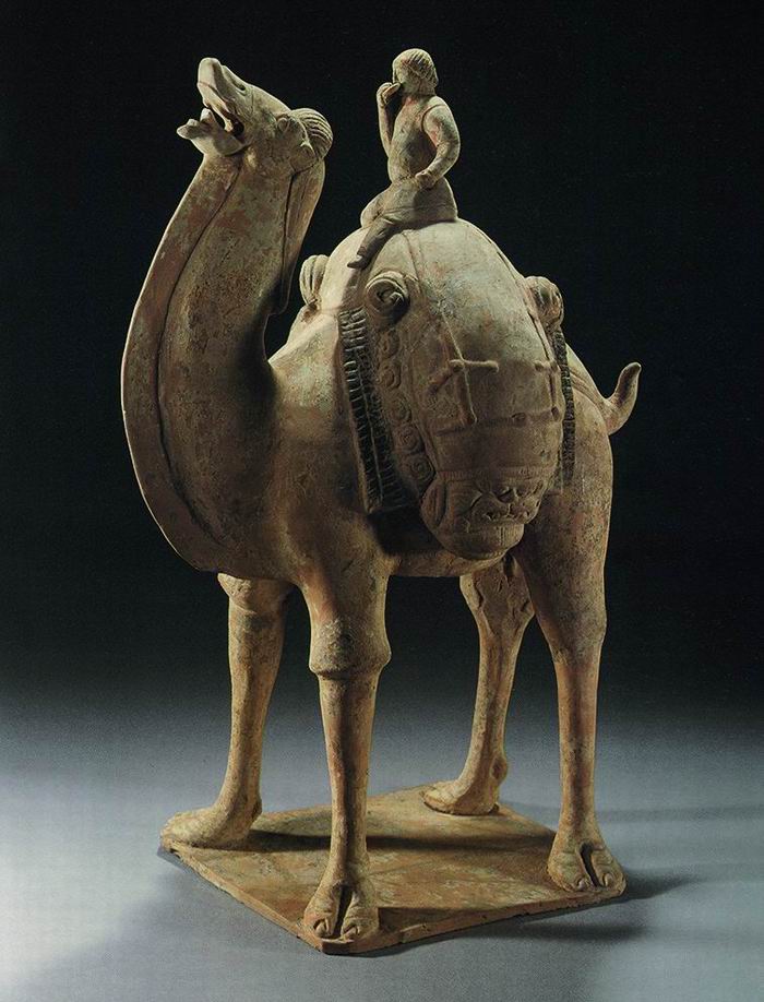 图一：3   载人载货骆驼之三  1980年太原隋代斛律彻墓出土