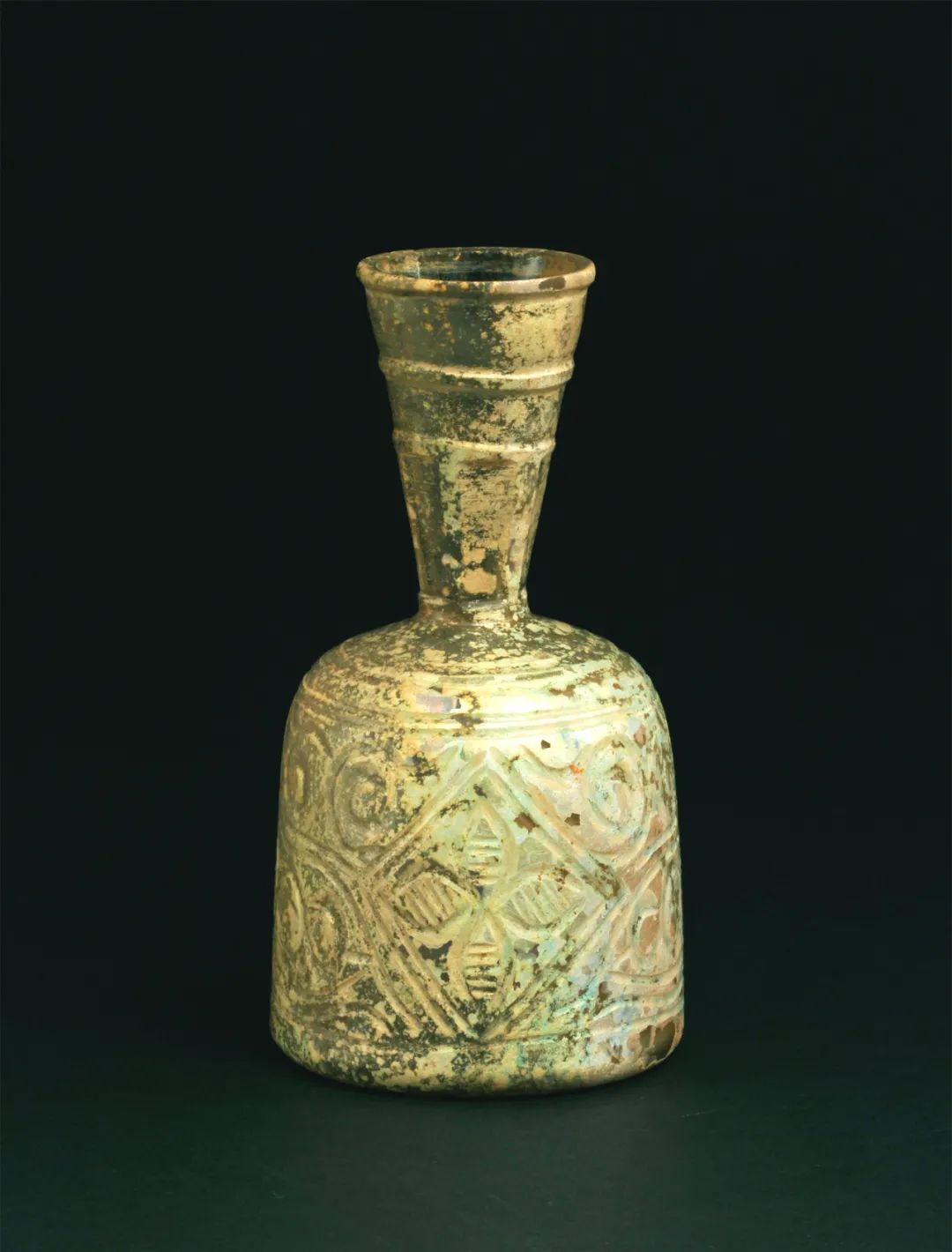 刻纹长颈瓶，伊朗，伊斯兰时期，公元9-10世纪