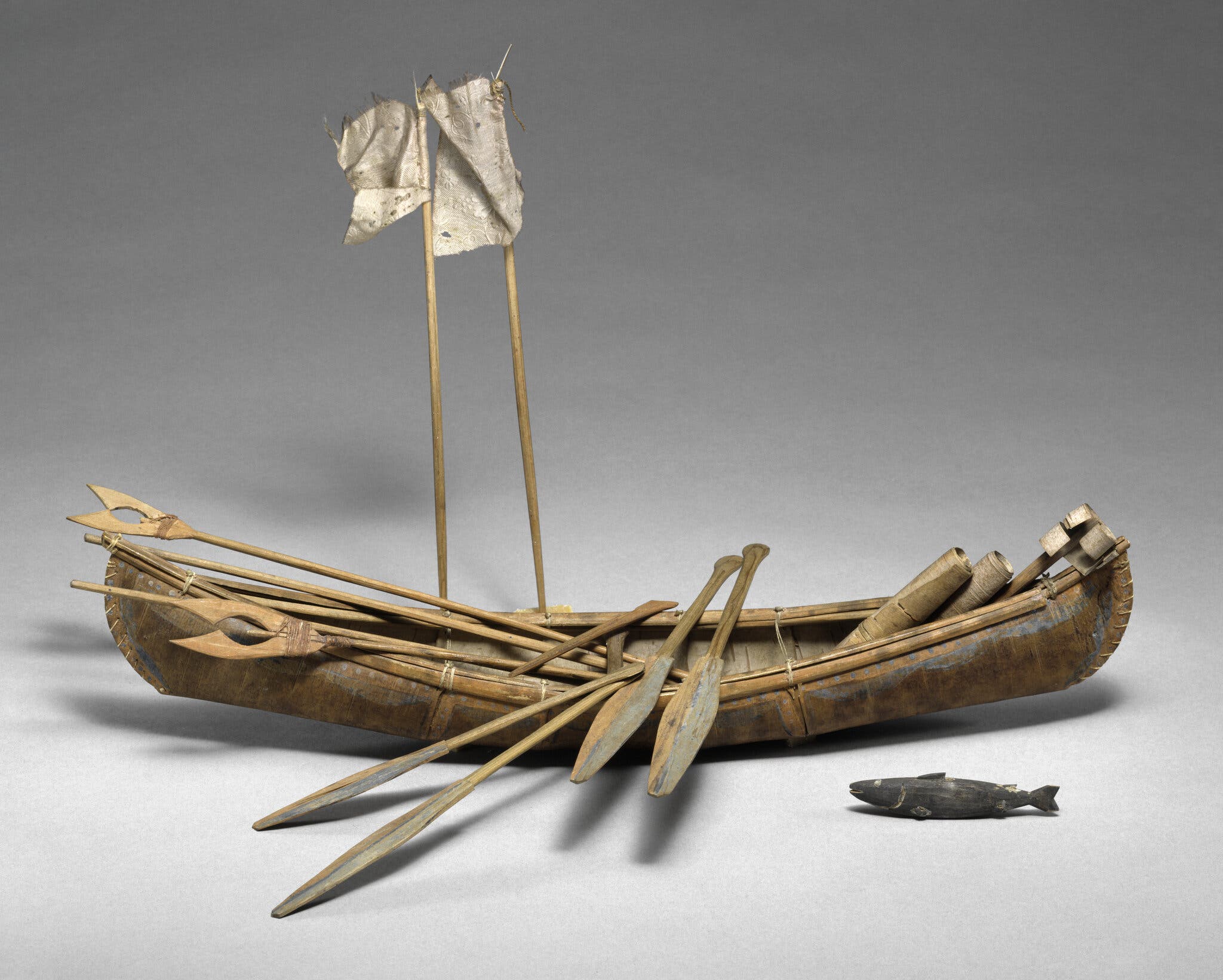 展览中展出的独木舟