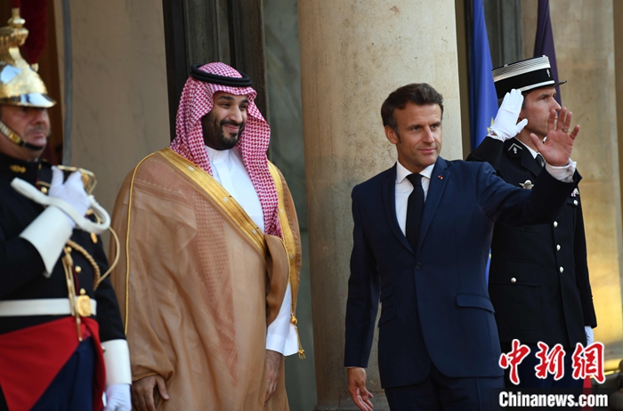 当地时间7月28日晚，法国总统马克龙在巴黎爱丽舍宫会见沙特王储穆罕默德。<a target='_blank'  data-cke-saved-href='/' href='/'>中新社</a>记者 李洋 摄