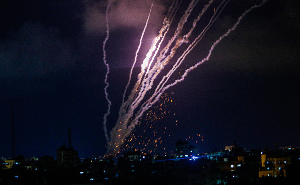 8月6日，加沙地带，巴勒斯坦武装派别发射火箭弹。