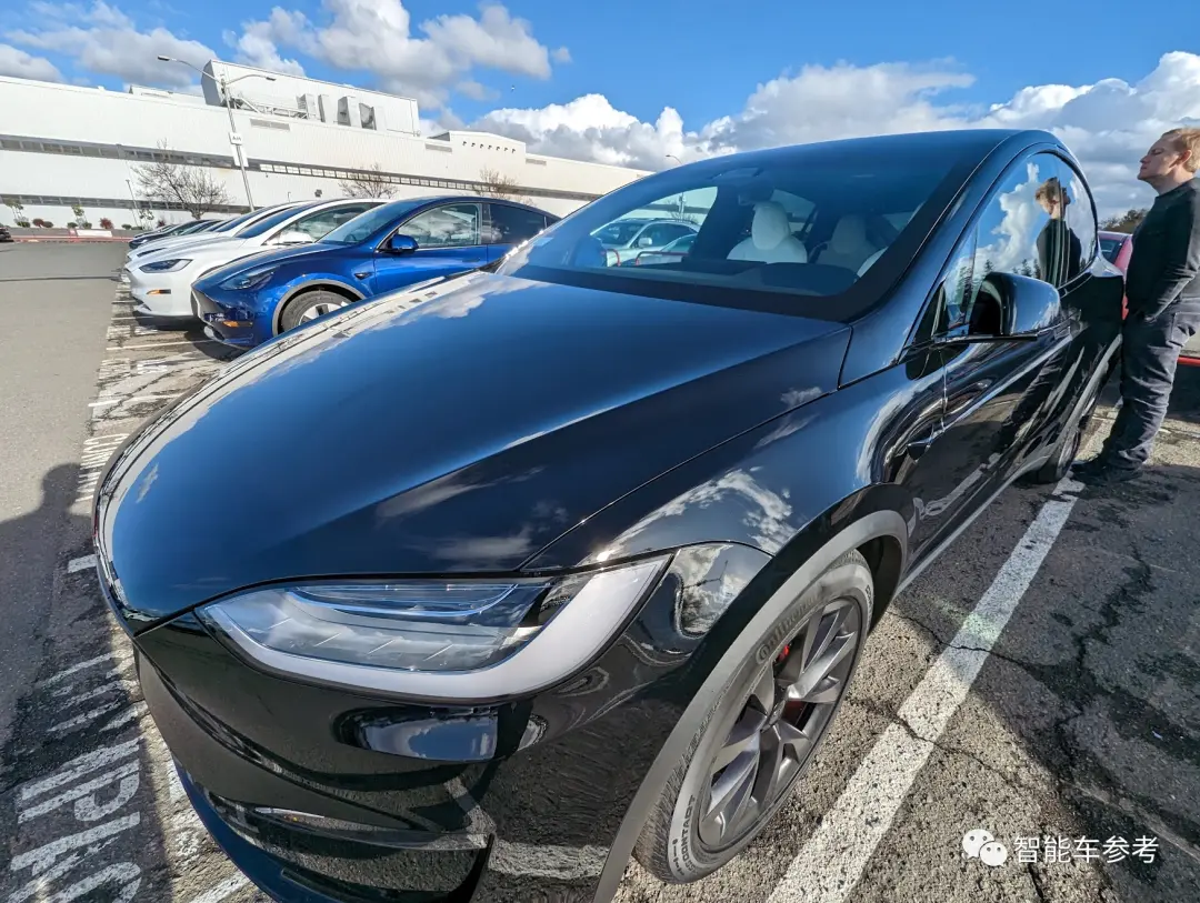 特斯拉最新HW4.0交付！不发布不宣传 直接上车Model X/S 还降价了