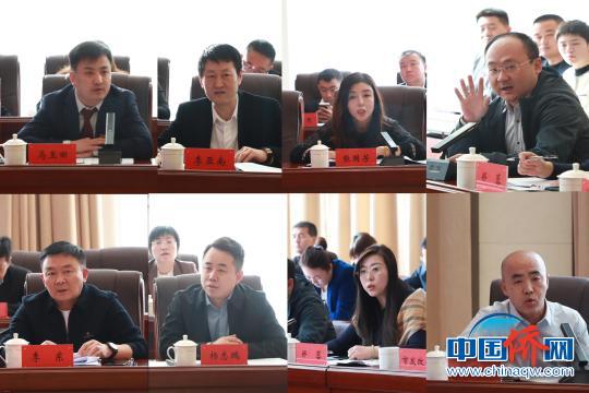 图为参加活动的侨领侨商代表进行交流发言。(拼合图) 杨艳敏 摄 图为参加活动的侨领侨商代表进行交流发言。(拼合图) 杨艳敏 摄
