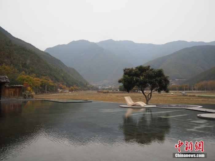 云南迪庆州维西县塔城镇启别村天域塔城酒店,四面被群山环抱,风景宜人。高雅曼 摄 云南迪庆州维西县塔城镇启别村天域塔城酒店,四面被群山环抱,风景宜人。高雅曼 摄