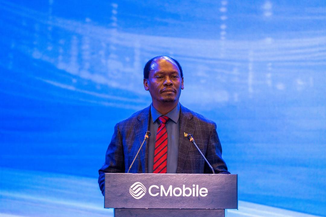 威廉·卡博戈·基塔乌部长